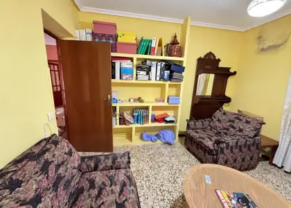 Amplia casa en esquina con 170 m² de planta y gran terraza semicubierta en el centro de Tomelloso en Tomelloso