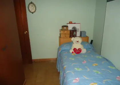 Casa adosada de cuatro dormitorios en zona residencial en Manzanares