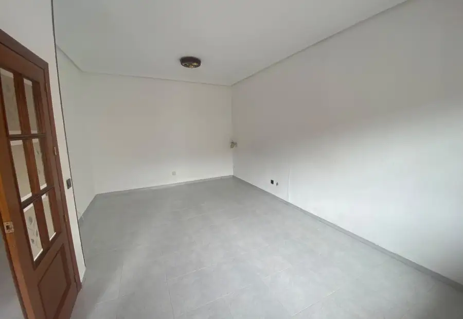 Casa/Chalet adosado En Venta Calle Ave María, Los Llanos - Av. de los Estudiantes, Valdepeñas en Valdepeñas