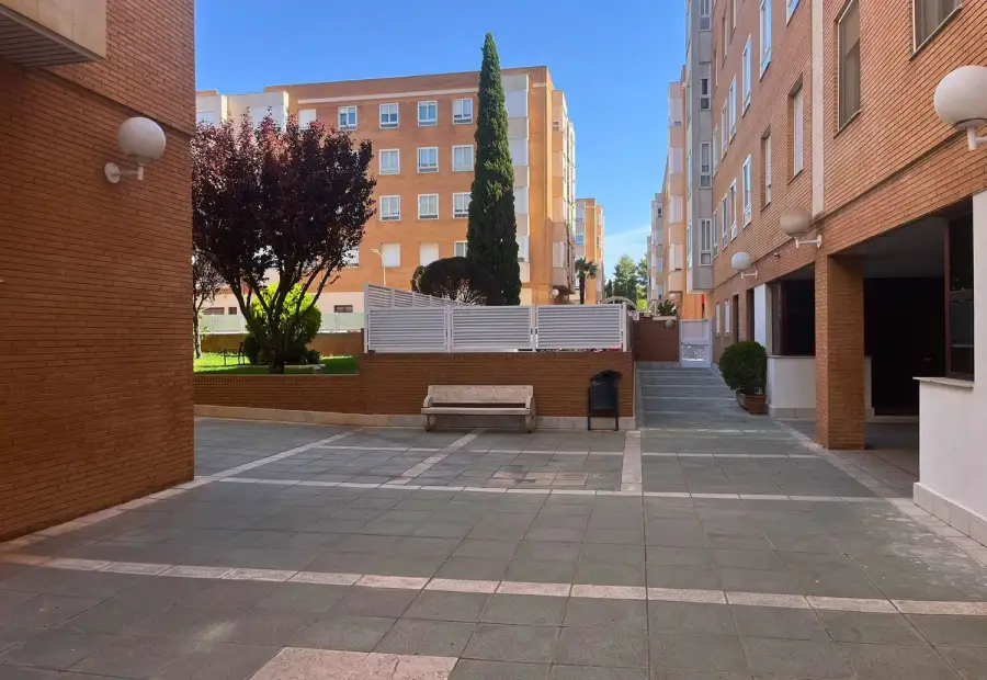 Casa/Chalet adosado En Venta Calle Clara Campoamor, Alcazar de San Juan en Alcázar de San Juan