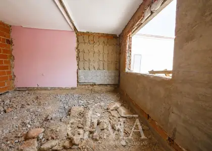 Casa de planta baja con parcela de 360 m² y reforma iniciada en Tomelloso