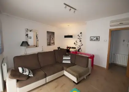 Duplex de 4 dormitorios. Seminuevo. Amplio y luminoso. en Manzanares