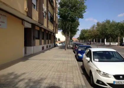GANGA Local comercial de nueva construcción en venta en Manzanares