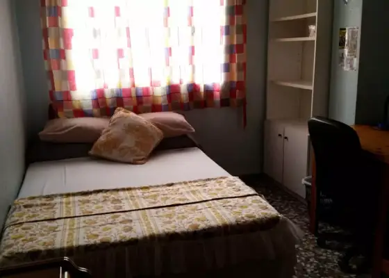 Habitación en piso compartido de 3 habitaciones en alquiler en Murcia
