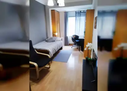 Habitación en piso compartido de 4 habitaciones en Zaragoza, ideal para profesionales y estudiantes. en Zaragoza