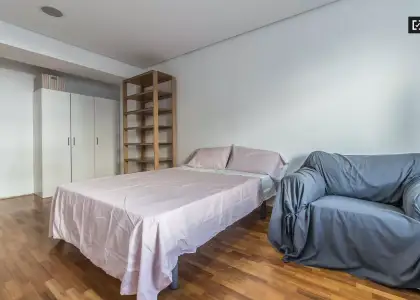 Habitación en piso compartido de 6 habitaciones en alquiler en Els Orriols, Valencia. en Valencia