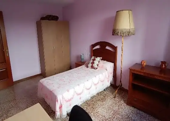 Habitación en piso compartido de 6 habitaciones en alquiler en Salamanca, solo estudiantes