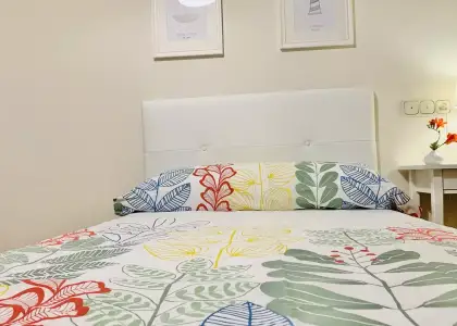Habitación en un piso compartido de 4 habitaciones en alquiler en Indautxu, todos los gastos incluidos. en Bilbao