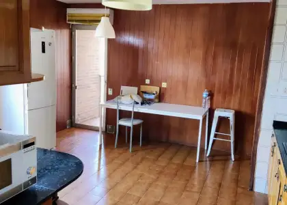 Habitación en un piso compartido de 5 habitaciones en Murcia, con algunos gastos incluidos. en Murcia