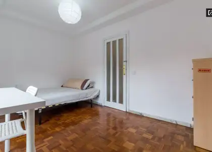 Habitación en un piso compartido de 6 habitaciones en Campanar, ideal para estudiantes. en Valencia