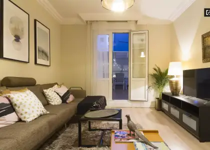 Habitación en un piso compartido de 8 habitaciones en Abando, con todos los gastos incluidos, ideal para profesionales y estudiantes. en Bilbao