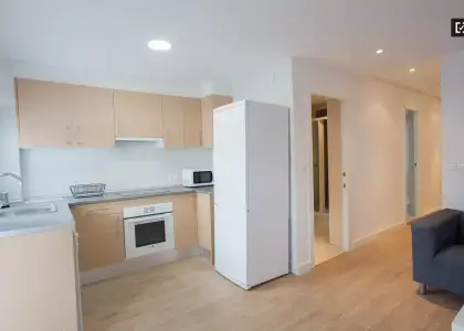 Habitación práctica en apartamento de 5 dormitorios en Camins al Grau en Valencia