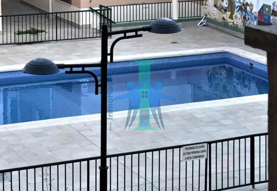 Inmohouse vende piso amplio con garaje y piscina en Albacete