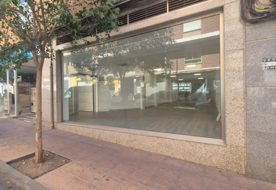 Local comercial en Puertollano situado en la zona de GOYA en Puertollano