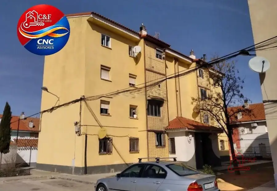 Piso en venta en Tomelloso, Avenida De La Virgen De Las Viñas, de 96 m2 con 3 dormitorios y baño por 59.000 €, Ref. 0454 en Tomelloso