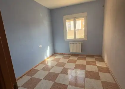 Piso en venta en Tomelloso, San Luis, de 61 m2 con 2 dormitorios, 2 baños y terraza por 55.000 €, Ref. 0450 en Tomelloso