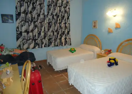 Se alquila chalet de dos dormitorios completamente amueblado. en Manzanares