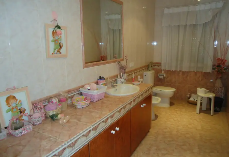 Se alquila chalet de dos dormitorios completamente amueblado. en Manzanares