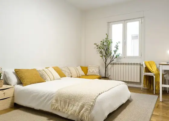 Se alquila habitación en piso compartido de 5 habitaciones en Milagrosa-Arrosadia en Pamplona