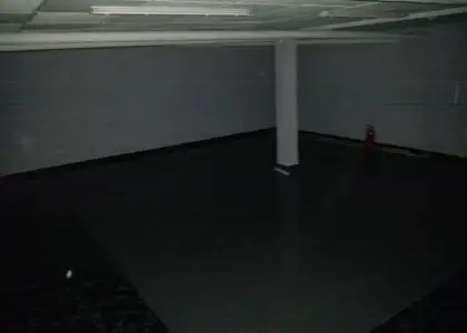 Se alquila local comercial en buen estado en Manzanares