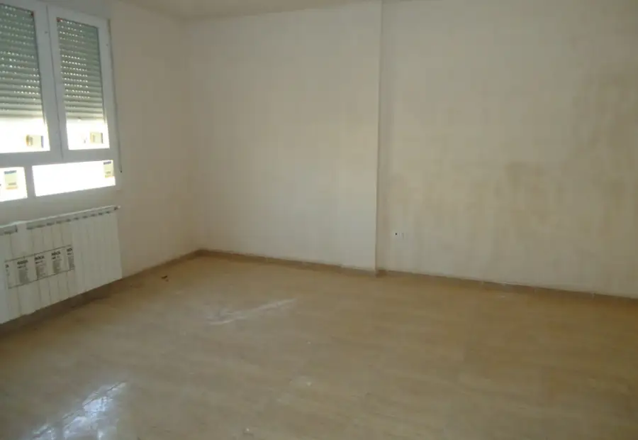 Se vende casa adosa de cuatro dormitorios en zona centro en Manzanares