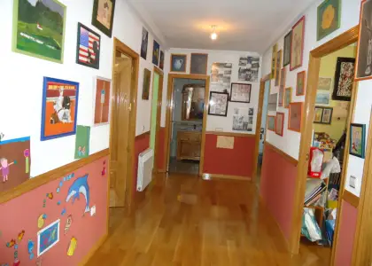 Se vende casa adosada de cinco dormitorios reformada cercana al centro en Manzanares