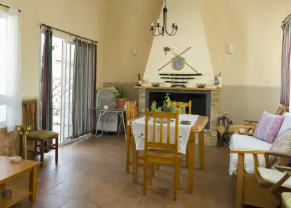 Se vende casa con local comercial a escasos metros del centro en Manzanares