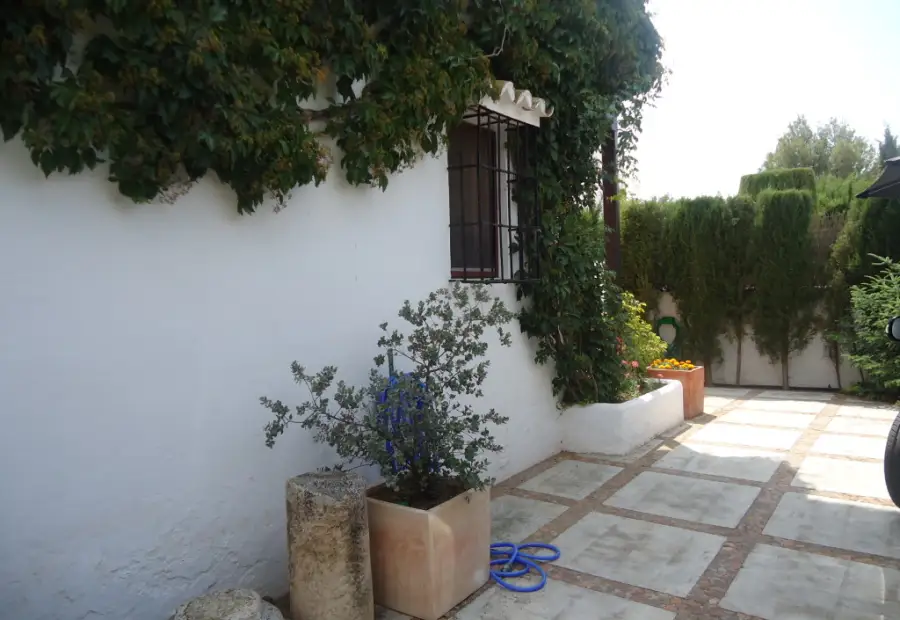 Se vende chalet de cinco dormitorios en zona Paseo del Rio en Manzanares
