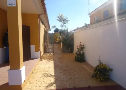Se vende chalet pareado en zona del rio en Manzanares