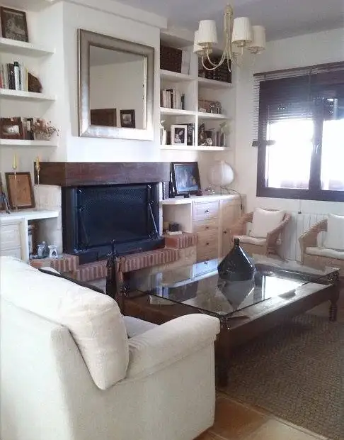 Se vende estupenda casa de cinco dormitorios en buena zona en Manzanares