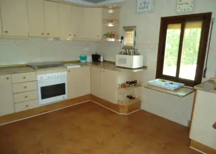 Se vende estupenda finca a pocos metros del nucleo urbano en Manzanares