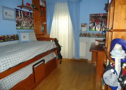 Se vende piso de cuatro dormitorios en zona centro en Manzanares