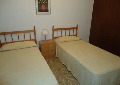 Se vende piso en buen estado de tres dormitorios en zona centro en Manzanares
