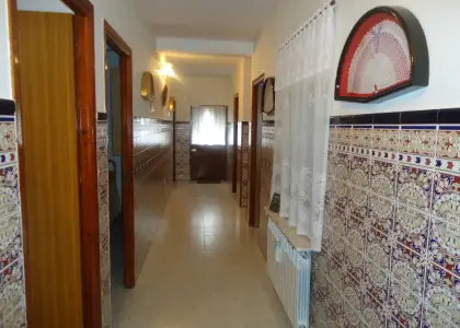 Venta de casa en planta baja de cuatro dormitorios con patio y terraza en Manzanares