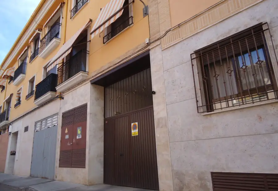 Venta de cochera en zona hospital en Manzanares