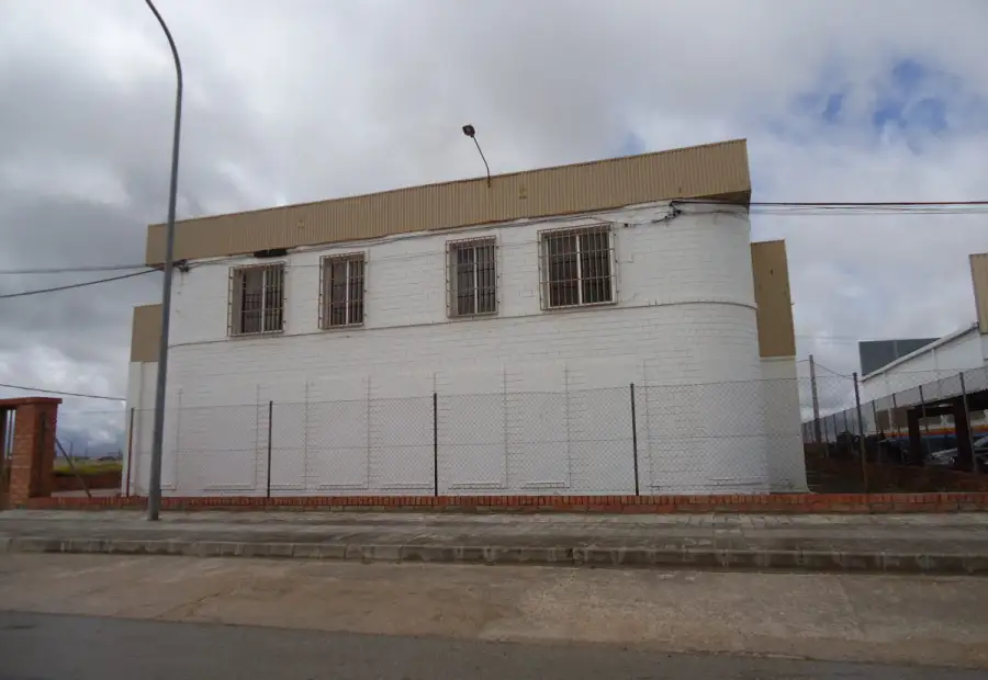 Venta de nave industrial en el Poligono de Manzanares en Manzanares