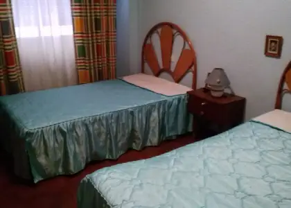 Venta de piso de cuatro dormitorios en planta baja con garaje en Manzanares