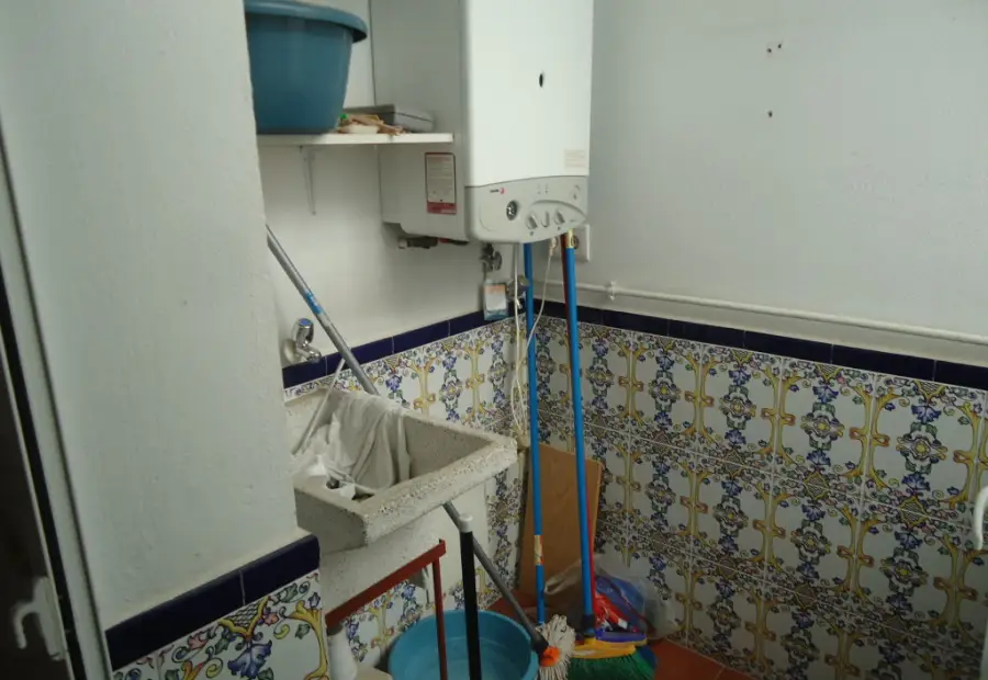 Venta de piso de cuatro dormitorios y dos baños centrico, con cochera cerrada en Manzanares