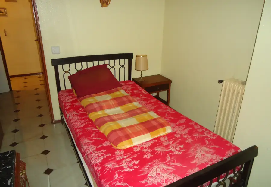 Venta de piso de dos dormitorios en zona centro para reformar en Manzanares