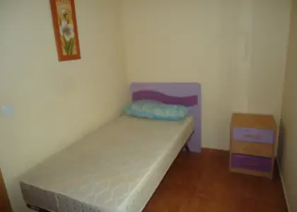 Venta de piso de dos dormitorios y cochera cerrada en el centro en Manzanares