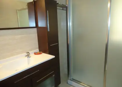 Venta de piso de tres dormitorios, dos baños y garaje en zona insititutos en Manzanares