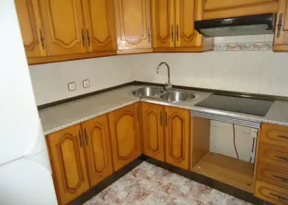 Venta de piso de tres dormitorios en el centro de Manzanares a espaldas del gran teatro en Manzanares