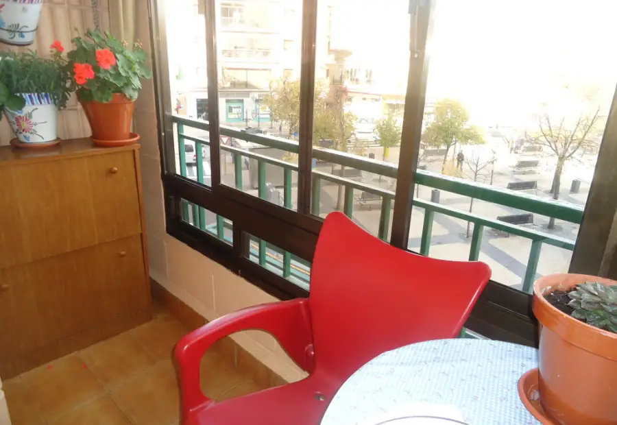 Venta de piso en la Plaza del Gran Teatro Con Tres Dormitorios y Garaje Para Dos Plazas en Manzanares