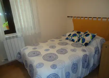 Venta de piso en planta baja con tres dormitorios en zona residencial en Manzanares